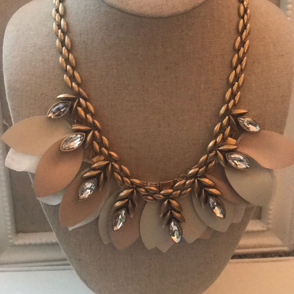 Birdie necklace